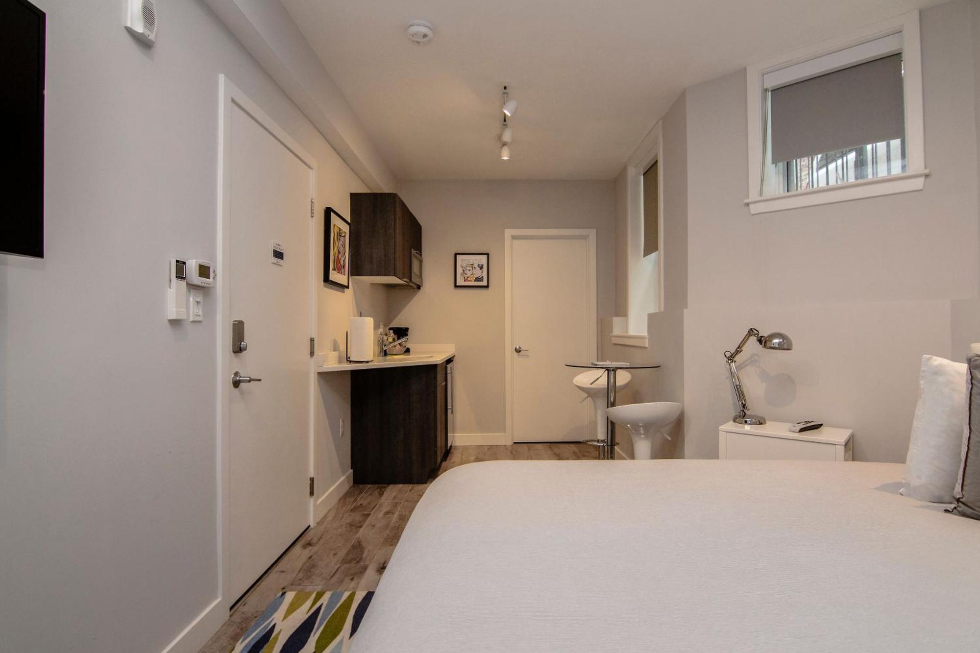 A Stylish Stay W/ A Queen Bed, Heated Floors.. #3 Бруклин Екстериор снимка