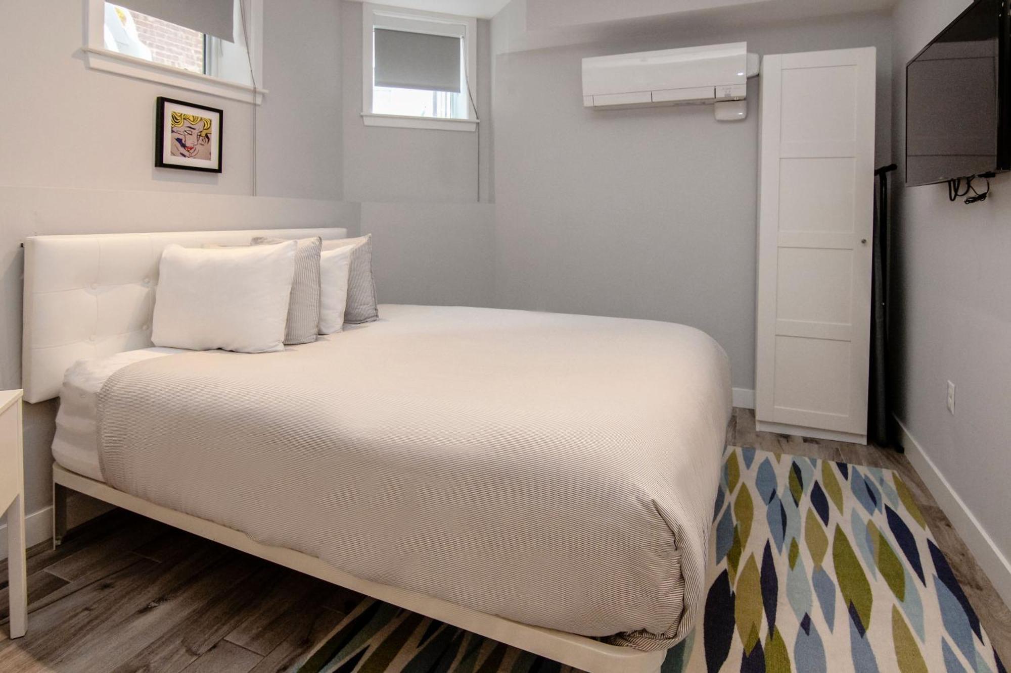 A Stylish Stay W/ A Queen Bed, Heated Floors.. #3 Бруклин Екстериор снимка