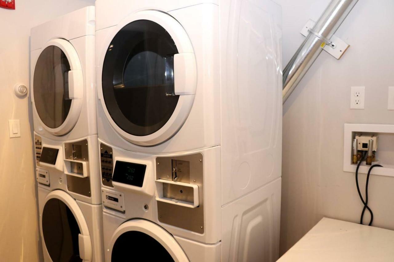 A Stylish Stay W/ A Queen Bed, Heated Floors.. #3 Бруклин Екстериор снимка