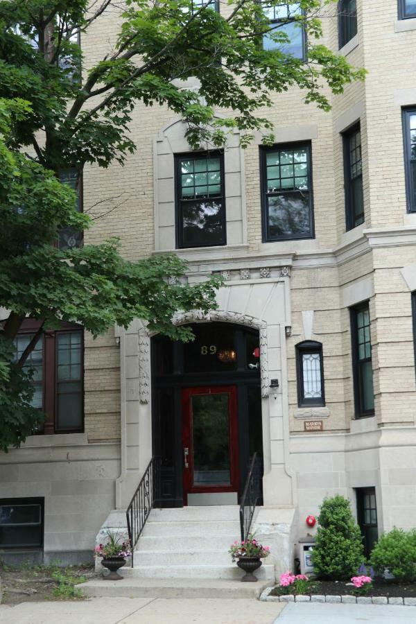 A Stylish Stay W/ A Queen Bed, Heated Floors.. #3 Бруклин Екстериор снимка