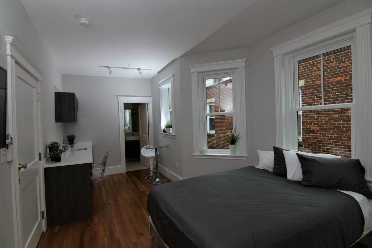 A Stylish Stay W/ A Queen Bed, Heated Floors.. #3 Бруклин Екстериор снимка